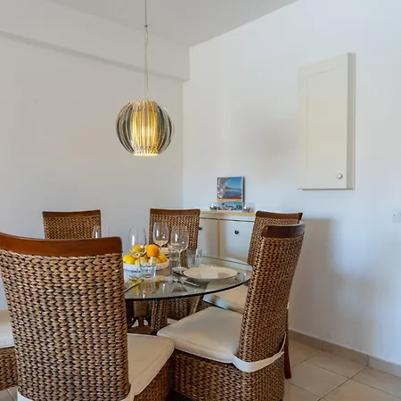 Tropical Paradise In Harbour Paphos, Central & Close To Beach Exterior photo