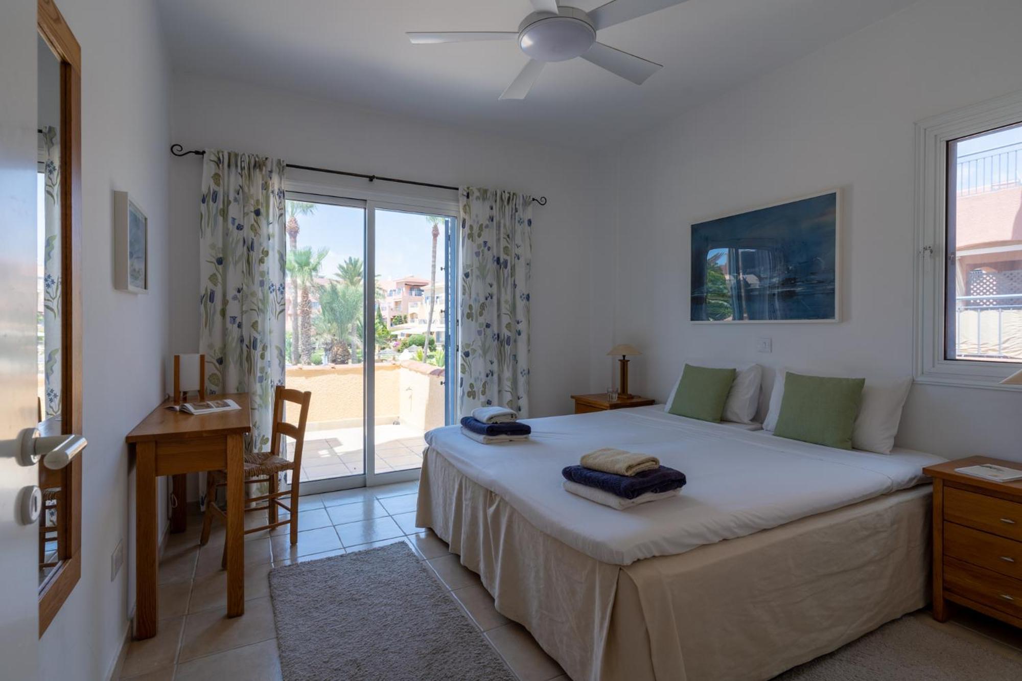 Tropical Paradise In Harbour Paphos, & Close To דירה